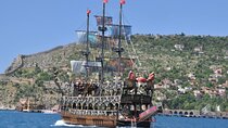 Alanya: Pirates Yacht Tour with Lunch and Soft Drinks