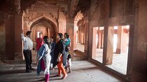 Visit Fatehpur Sikri and Agra Drop from Delhi with Guide Service