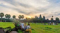 Private Angkor Sunrise Bike Tour Supported By Minivan 