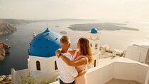 Personal Travel and Vacation Photographer Tour in Santorini