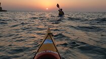 Kayak Guided Tour: Sunset in Qurum, Muscat