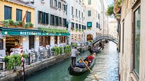 Venice Gondola ride with Skip the Line Doge's Palace tour