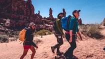 Arches Full Day Small Group Tour & Hike