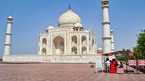 Private Day Trip to Taj Mahal & Agra Fort From Delhi By Car 