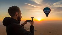 Dubai: Overnight Desert Safari and Sunrise Hot Air Balloon Ride