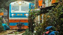 Hanoi Walking Street Food Tour with Train-Street Visit