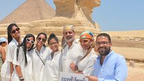 Day Tour to Giza Pyramids Complex, Egyptian Museum & Bazaar