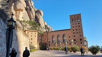 Private Tour in Montserrat 5h