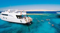 Experience the Ultimate Full-Day Boat Trip in Hurghada 