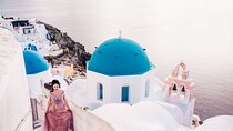 Private Professional Vacation Photoshoot in Santorini 