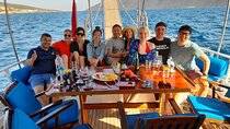 3-Hour Private Sunset Boat Tour With Dinner in Bodrum