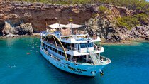 Antalya Mega Star Yacht Tour with Lunch, Foam Party & Transfer