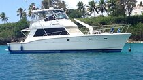 Private Cruise on a Hatteras 52