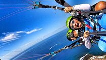 Acrobatic Paragliding Tandem Flight above south Tenerife