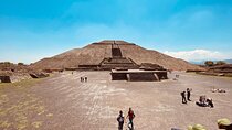 Teotihuacan and Basilica with Tickets and Food Included