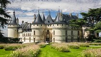 Private Chaumont and Chenonceau Castles visit from Tours