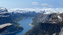 Full Day Hiking Adventure from Bergen to Trolltunga