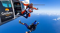 Tandem Skydiving with GoJump in Hawaii