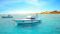 Private Yacht Cruise to Dolphin House with Lunch : Hurghada