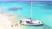 Bavaro Catamaran: Sail, Snorkel & Party with Drinks and Snacks