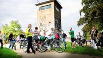 5-hour Guided Bike Tour in Berlin Deep Drive