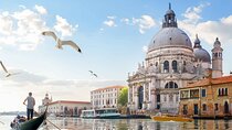 Magical Gondola Journey: Explore Venice's Grand Canal in Style!