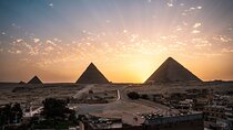 Day Trip to Cairo, Giza, and the Egyptian Museum from Hurghada
