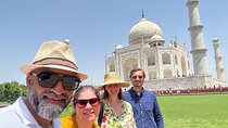 Private Sunrise Tour To Taj Mahal From Delhi By Car