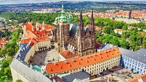 Private Walking Tour around the Prague Castle Complex