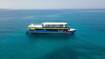 Hurghada:Catamaran Conquest 2-Hour Semi-Submarine and Snorkeling 