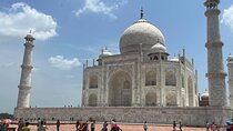 Enchanting Full Day Taj Mahal and Agra Fort Tour from Delhi/ NCR
