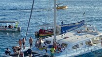4 Hours Party Boat Catamaran Cruise in Negril