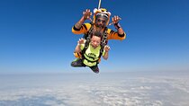 SkyDive and Desert Safari Combo Tour With Transfer