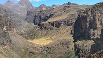 6-Day Private Hiking Tour in Mt Kenya via Chogoria-Sirimon Route
