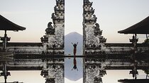 Bali Instagram: Gate of Heaven Temple with Tour Guide & Breakfast