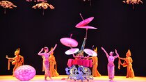 Private Tour to Pearl Market Acrobatic Show & Peking Duck Dinner