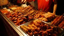 Local Favorites: Taiwan Night Market Food Tour in 2 hours
