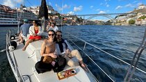 Charming tour of the Douro on an exclusive sailboat for up to 8 people