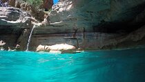 Paradise Valley: 4 Day Tour with surfing and canyoning