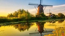 Small group tour to Kinderdijk windmills and Delft from Amsterdam