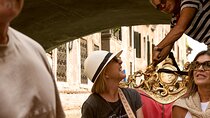 Venice Art Walking Tour with Gondola Ride
