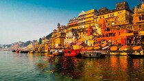 Sunset in Varanasi Tour with a local with free Ganga Aarti and Boat Ride