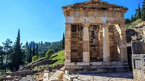 Private Tour from Athens to Delphi and Arachova by Minibus