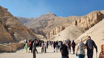 Tour to Valley of Queens Valley of the Artisans Tombs of Nobles