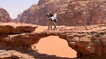 2 Hours Morning or Sunset Jeep Tour in Wadi Rum Desert Highlights