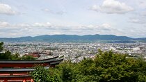 Fushimi Inari Mountain Hiking Tour with a Local Guide