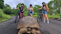 Private BiciTour Giant Tortoises and Lava Tunnel in Galapagos