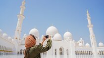 Abu Dhabi Sheikh Zayed Mosque Half-Day Guided Tour from Dubai