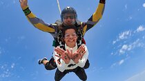 Private Experience Abu Dhabi skydiving