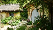 Full Day Hobbiton Movie Set and Rotorua Tour from Auckland